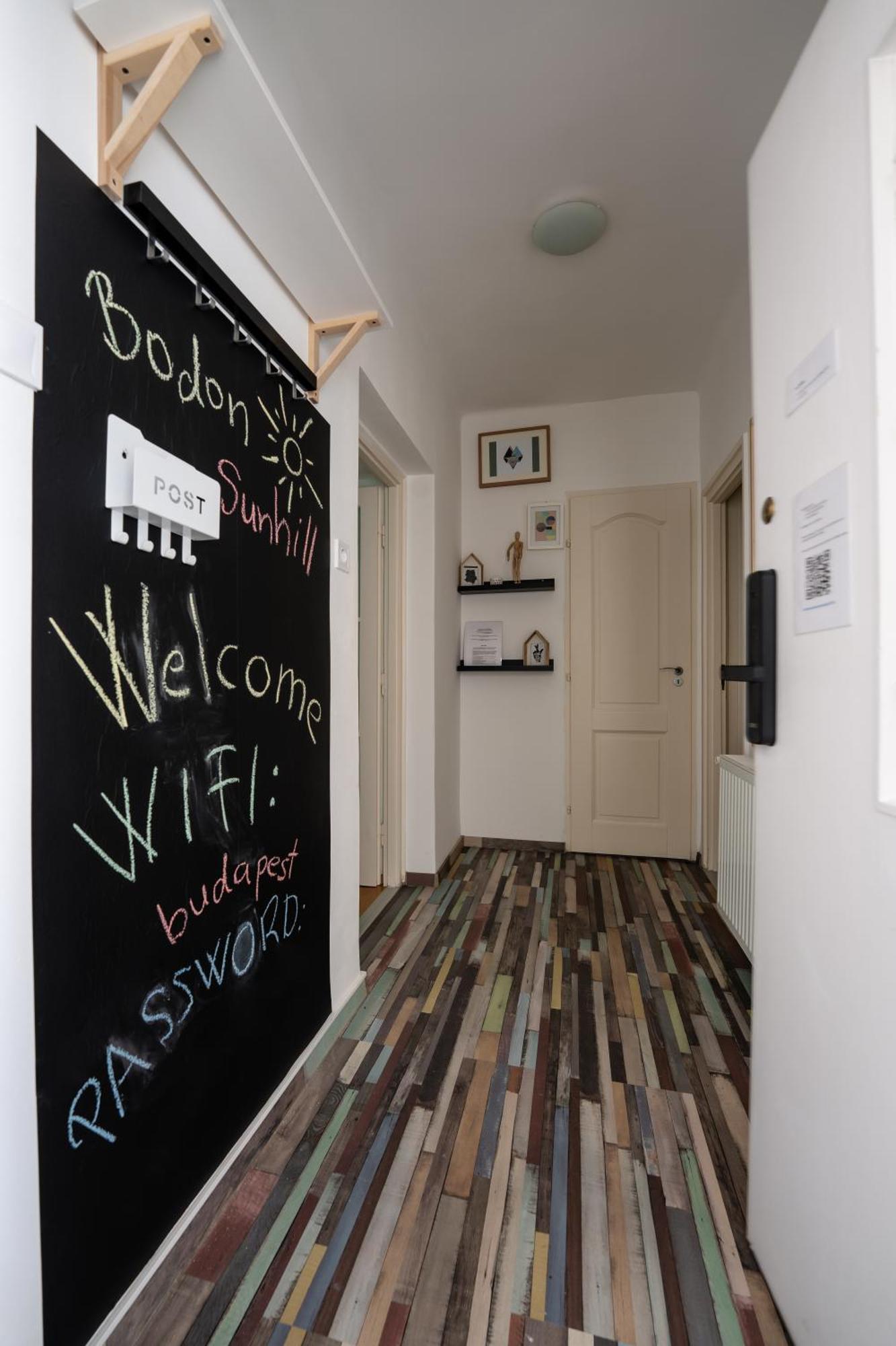 Peaceful Apartment Near Buda Castle And Chain Bridge Budapest Exterior photo
